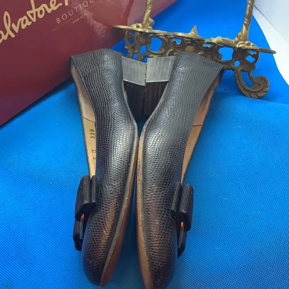 Salvatore Ferragamo croc embossed Black leather with‎ bow shoes